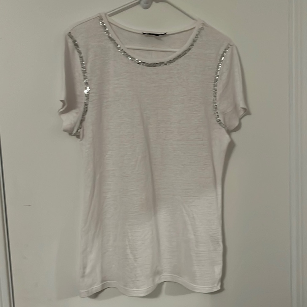 INC. Size-Medium-white-T-shirt.